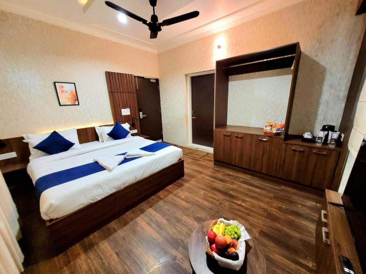 Hotel Royal Plaza Srīnagar Eksteriør billede