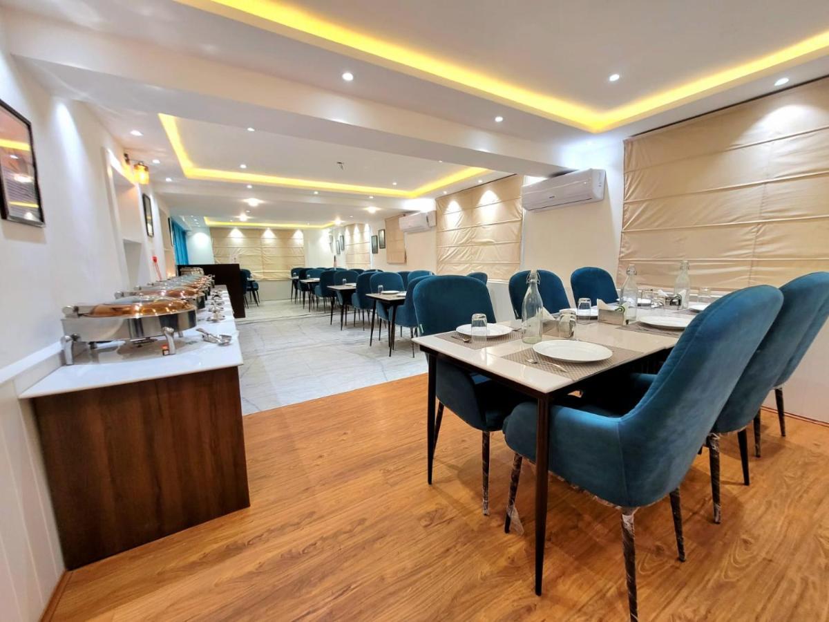 Hotel Royal Plaza Srīnagar Eksteriør billede
