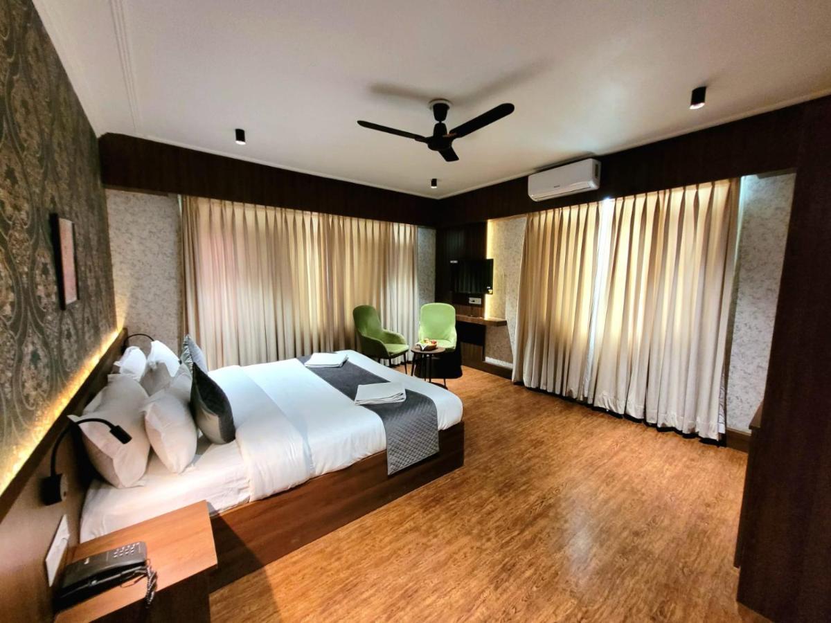 Hotel Royal Plaza Srīnagar Eksteriør billede