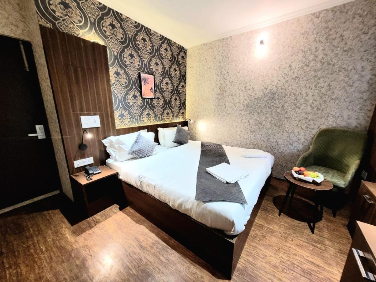 Hotel Royal Plaza Srīnagar Eksteriør billede